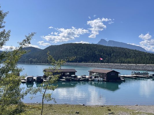Lake Minnewanka by null