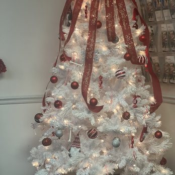 North Carolina Orthotics and Prosthetics - Beautiful decorated Christmas tree - Orthotics Near Me - Henderson, North Carolina North Carolina Orthotics and Prosthetics - Beautiful decorated Christmas tree - Orthotics Near Me - Henderson, North Carolina