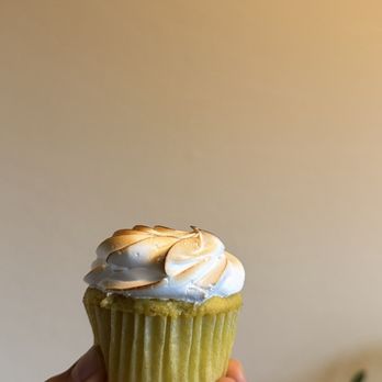 Sibby's Cupcakery - Seasonal lemon meringue - Cupcakes Near Me - San Mateo, California