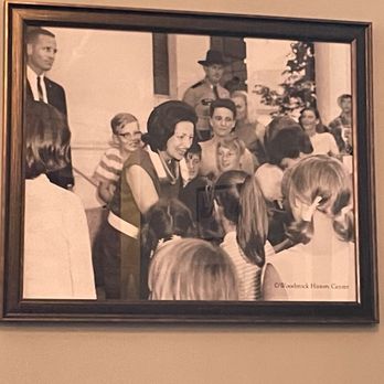 Dr Coburns Tonic - Lady Bird Johnson with Woodstock, VT schoolchildren - American Near Me - Woodstock, Vermont