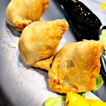 Curries Indian Restaurant & Bar - Vegetable samosas - Indian Near Me - Yuma, Arizona