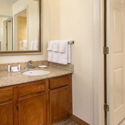 Residence Inn by Marriott Charleston - Guest Bathroom