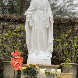 Blessed Trinity Catholic Church - Statue of St Mary