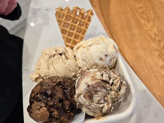 Jeni's Splendid Ice Creams by null