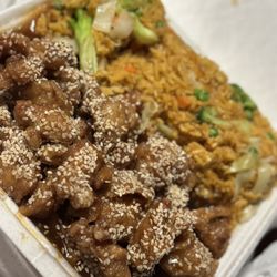 Lucky Wok - Sesame chicken with vegetable fried rice
