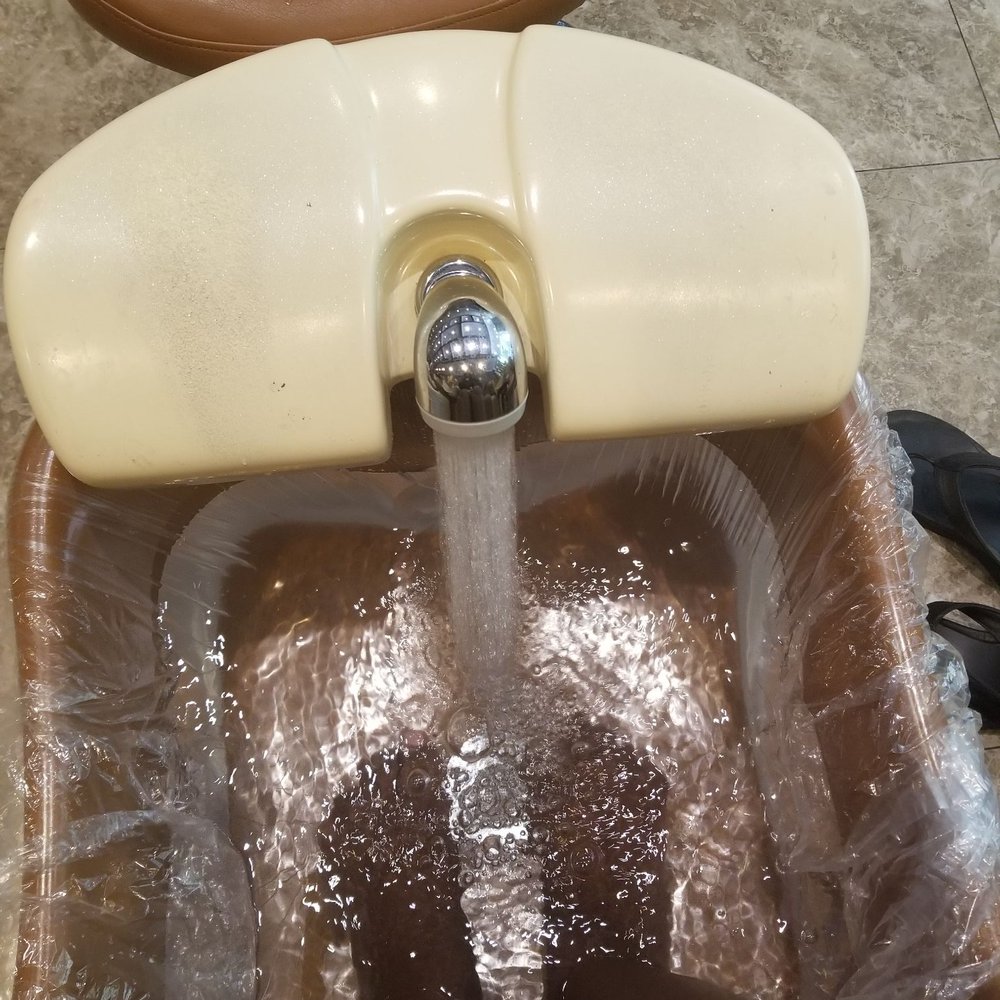 They change out the plastic covering between each client. Huge fan of this! Sanitation is so important with pedicures They change out the plastic covering between each client. Huge fan of this! Sanitation is so important with pedicures