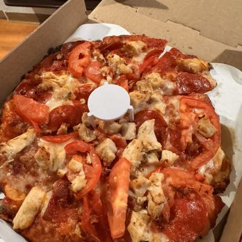 Toppers Pizza Place - Chicken bacon tomato pepperoni - Pizza Near Me - Ventura, California