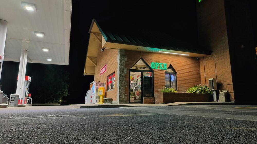 Regal Food Mart Logo