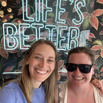 Better Buzz Coffee Pacific Beach Grand - Fun decor - Coffee & Tea Near Me - San Diego, California