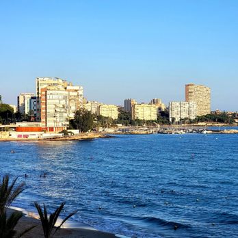 Playa de la Albufereta - Absolutely beautiful today! - Beaches Near Me