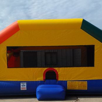 A Party Solution - Extra Large Fun House w/Goal - Party Equipment Rentals Near Me - Cedar Hill, Texas