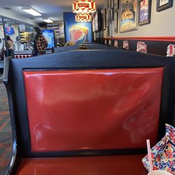 Johnny's Lunch - Great seating