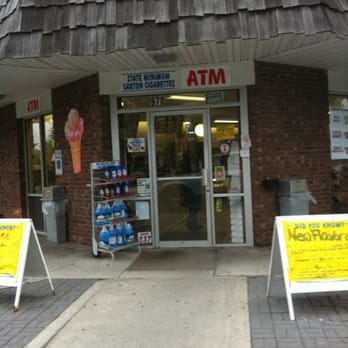 Stewart's Shops - the entrance to the store - Convenience Stores Near Me - Maybrook, New York