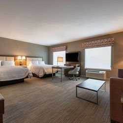 Hampton Inn & Suites Charlottetown - Guest room