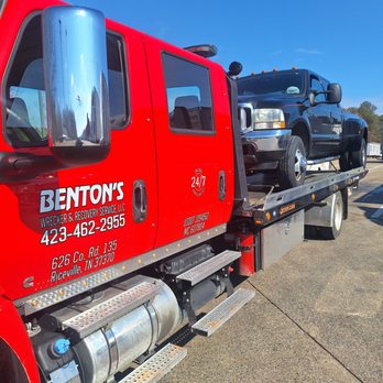 Benton's Wrecker Service - A crewcab dually on deck heading to a local shop ! - Towing Near Me - Riceville, Tennessee Benton's Wrecker Service - A crewcab dually on deck heading to a local shop ! - Towing Near Me - Riceville, Tennessee