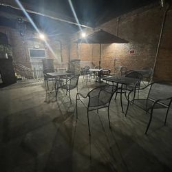 The Hot Chocolatier - Outside seating