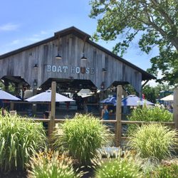 The Boathouse - The Boathouse! What a cool bar. Feels real local.