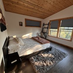 Tahoe Mountain Properties - A beautiful and comfortable bed...perfect pillows!