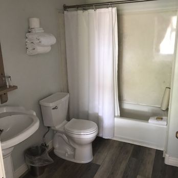 Hotel San Ramon - This is a lousy photo of what is a huge, well-lit, very clean bathroom. - Hotels Near Me - Bisbee, Arizona Hotel San Ramon - This is a lousy photo of what is a huge, well-lit, very clean bathroom. - Hotels Near Me - Bisbee, Arizona