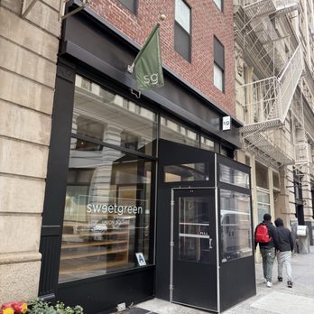 sweetgreen - Front entrance to the restaurant - Salad Near Me - New York, New York