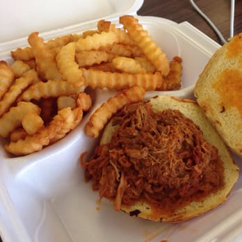 Finley's Curbside Beastro - Pulled pork and fries - Food Trucks Near Me - Ames, Iowa Finley's Curbside Beastro - Pulled pork and fries - Food Trucks Near Me - Ames, Iowa