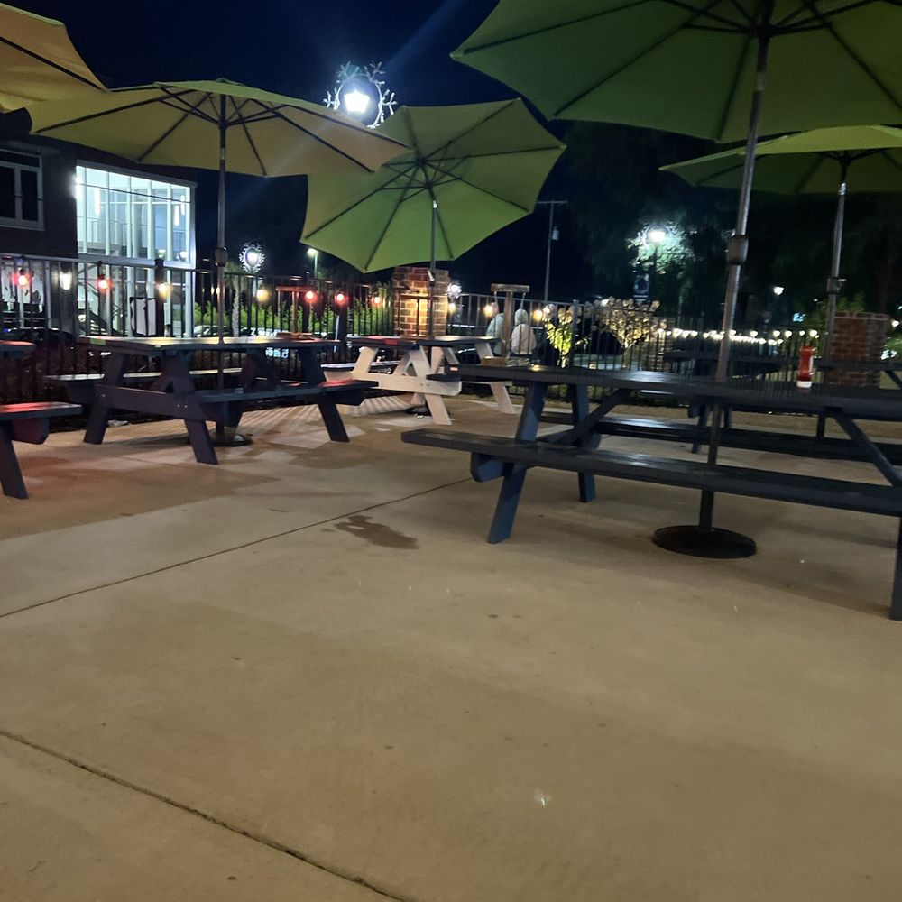 Outside spot for a nice evening wrap up with oth friends
