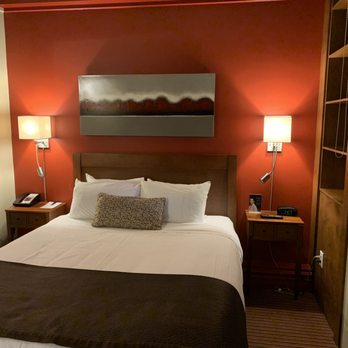 Estrimont  - Bedroom - Hotels Near Me - Orford, Quebec