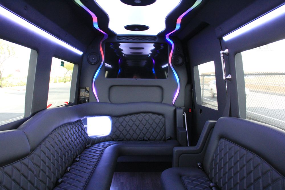 EARTH LIMOS & BUSES - Updated July 2025 - 69 Photos & 266 Reviews ...