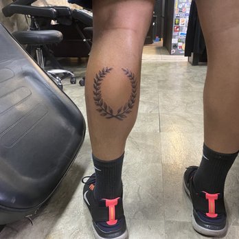 DA INK HOUSE - Laurel Wreath tattoo - Tattoo Near Me - Miami, Florida