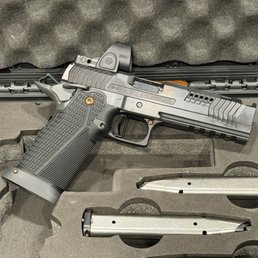 Dark Forge Reaper 2011 with a Trijicon SRO Dark Forge Reaper 2011 with a Trijicon SRO