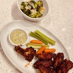 EVEN Hotel Omaha Downtown - Old Market - Side of broccoli and the wings - Yum!
