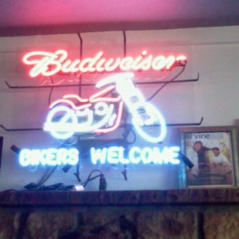 Bones Roadhouse - American Near Me - Placerville, California