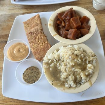 House Divided Bottle & Taps - Grilled Salmon - Wine Bars Near Me - greensboro, North Carolina