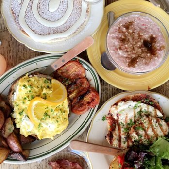 La Note - Creme Fraiche Pancake, Cote Nord with a side of bacon, rasberry oatmeal, Poulet Grille - French Near Me - Berkeley, California