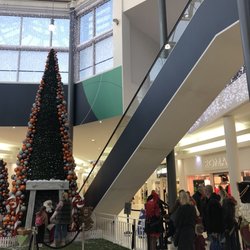 Freeport Talke Outlet Mall - Black Friday weekend shopping very low key compared to crazy US!