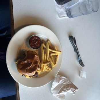 Old Chicago Pizza + Taproom - BBQ BACON CHEESEBURGER* FRIES Amazing burger and fries - Pizza Near Me - HILLSBORO, Oregon Old Chicago Pizza + Taproom - BBQ BACON CHEESEBURGER* FRIES Amazing burger and fries - Pizza Near Me - HILLSBORO, Oregon