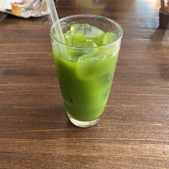 First Watch - Kale Juice with lime, fugi apples, cucumber, and lemon. It was absolutely delicious and tasted like fresh apple juice. - Breakfast & Brunch Near Me - Kansas City, Missouri