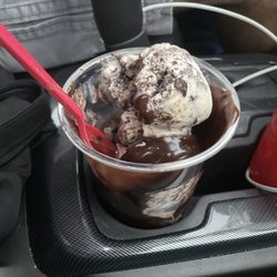 Daisy Jo's Ice Cream Parlour & Diner - UP Mackinac Island Fudge