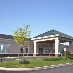 Cadia Healthcare - Wilmington - Beautiful campus with plenty of guest parking