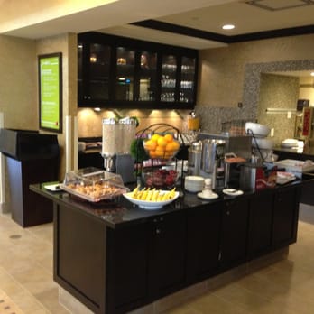 Hilton Garden Inn Toronto/Brampton - Breakfast area - Hotels Near Me - Brampton, Ontario Hilton Garden Inn Toronto/Brampton - Breakfast area - Hotels Near Me - Brampton, Ontario