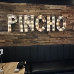 PINCHO - Bright lighting inside