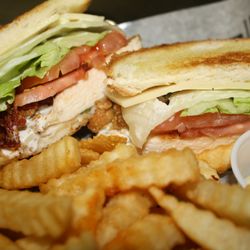JB Bamboozles Pub & Grille - Chicken breast club