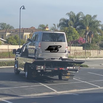Glenn's Auto Service - 2006 Toyota Scion XB in need of mechanic work. AAA tow AAA to a AAA recommended local mechanic. - Auto Repair Near Me - Downey, California Glenn's Auto Service - 2006 Toyota Scion XB in need of mechanic work. AAA tow AAA to a AAA recommended local mechanic. - Auto Repair Near Me - Downey, California
