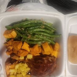Royal Eatz - Salmon,  green beans & sweet potatoes