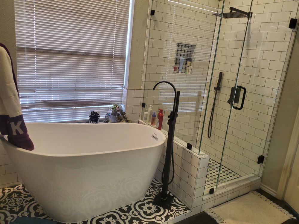 Slide of Luna General Contractors