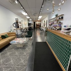Danon Beverly At The Beauty Collective - Modern boutique salon