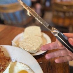 Hank's Creekside Restaurant - Biscuits