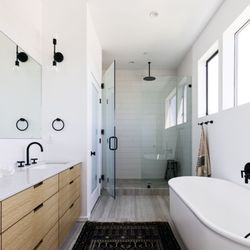Bathworks - Whether it's showers, tubs, conversions, or a complete bathroom overhaul, we've got it covered!