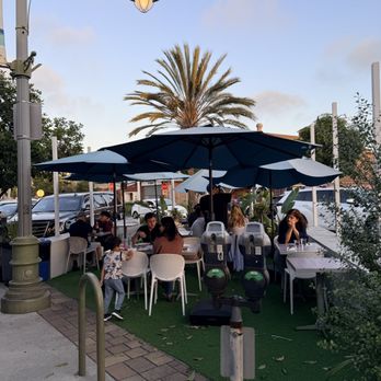 Redwood Pie - Outside seating - Pizza Near Me - Hermosa Beach, California Redwood Pie - Outside seating - Pizza Near Me - Hermosa Beach, California