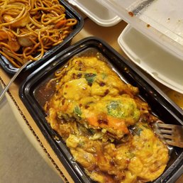 There were big perfectly cooked pieces of broccoli, mushrooms, and carrots oh my!